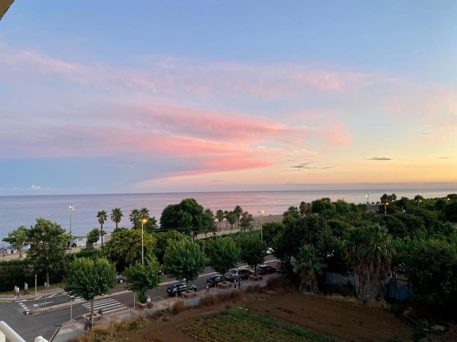 Apart. Pineda De Mar-Sea And Mountains Views Exterior foto